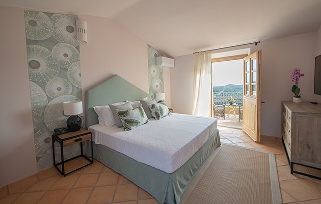 Executive Suite mit Meerblick und privatem Pool